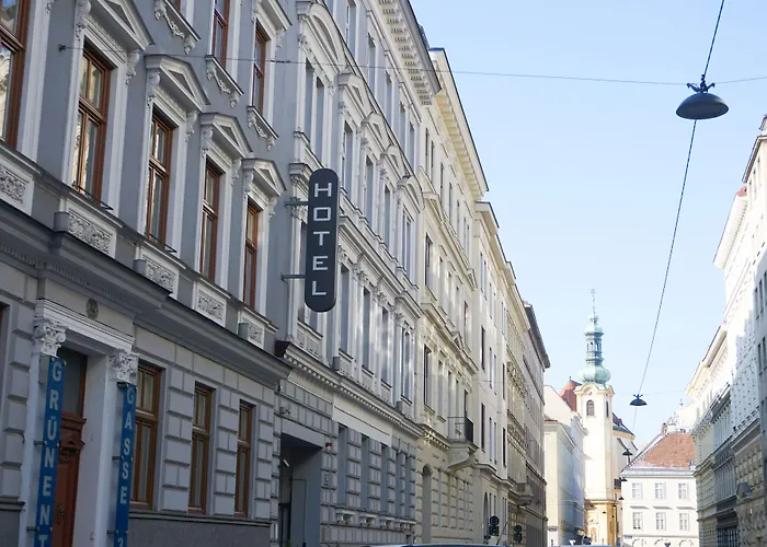 Deutschmeister Hotel 3*